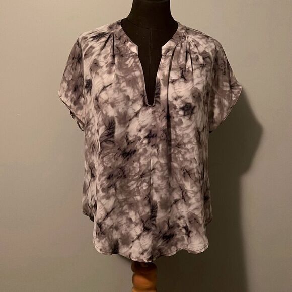 ASTR Women's Multicolor Tie Dyed High Low Hem Split Neck Short Sleeve - Picture 1 of 8